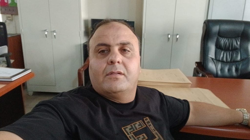 مدير ثانوية المحمرة الأستاذ أحمد البعريني لـ ZNN: ينفي الإساءة لوزيرة التربية، ويحذر المنصات من الملاحقة القضائية!