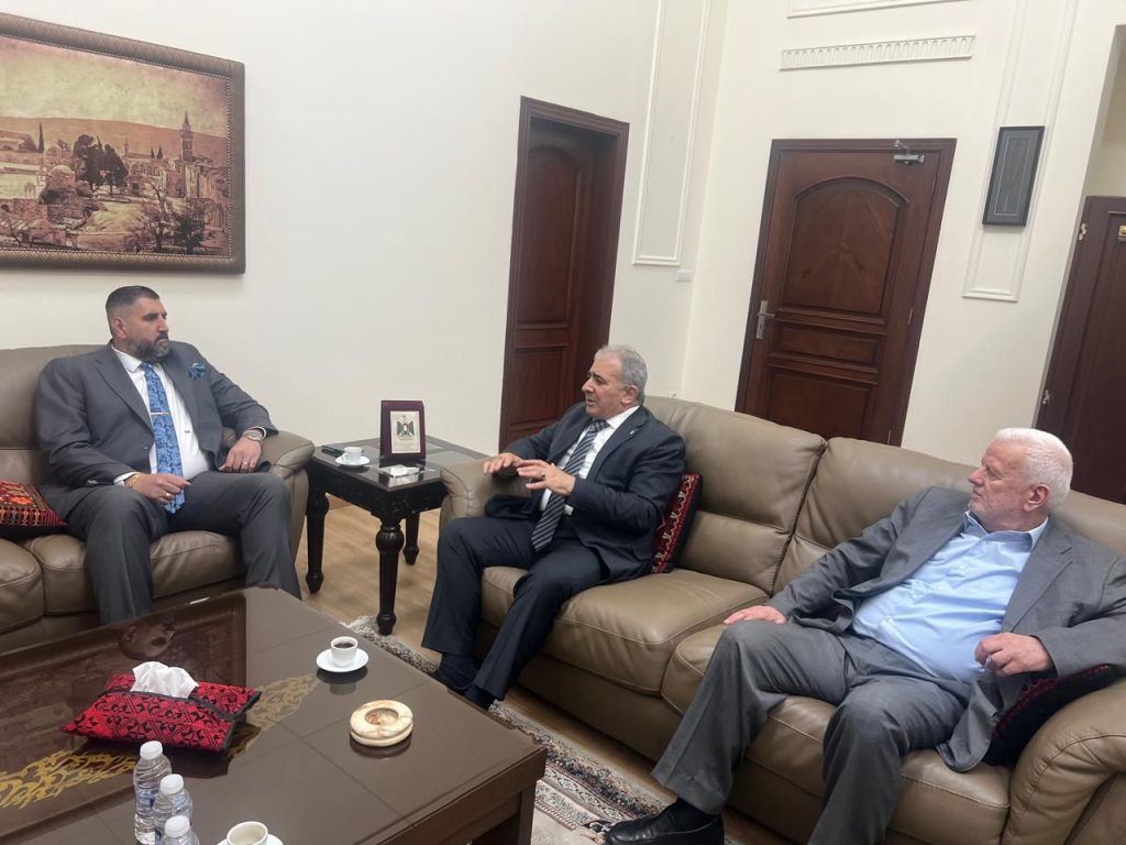 السفير محمد الأسعد و المهندس سيروب كيزيريان يبحثان ترميم الكنيسة الأرمنية في الرشيدية