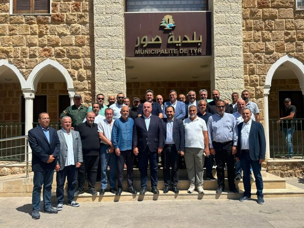 وزير الاتصالات زار بلدية صور ضمن جولته التفقدية الجنوبية: رسالة الحكومة واضحة “الجنوب أولوية”