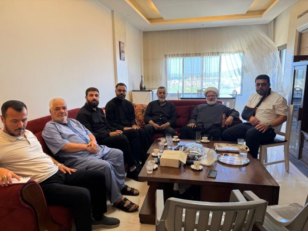 وفد حزب الله في بلدة المنصوري