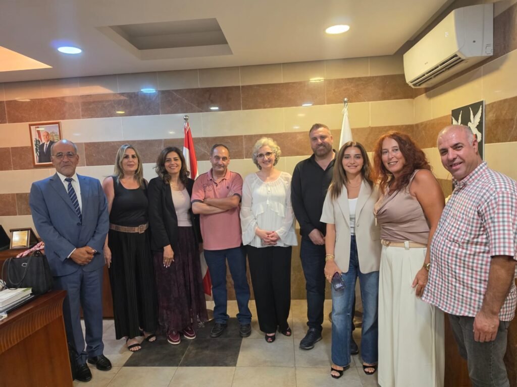 وزيرة التربية تحسم الملفات مع رابطة التعليم الأساسي: التدريس ٤ أيام والبدء منتصف أيلول وضمانة لمدارس المناطق غير الآمنة