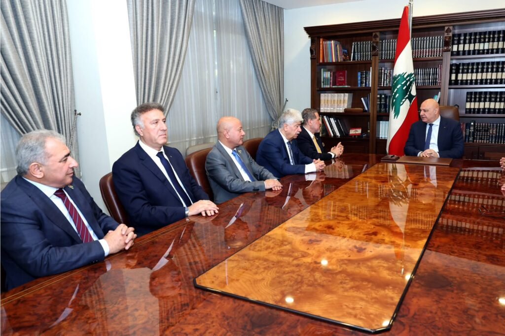 الرئيس عون يستقبل وفداً قيادياً فلسطينياً: تشديد على حصرية السلاح والتعاون الأمني واستكمال الحوار المشترك