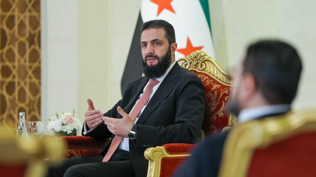 الشرع: لا نعتزم التدخل عسكريًا في لبنان ونعمل على ٳتفاق أمني مع “إسرائيل”!