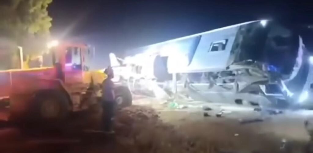 صاحب حملة قوافل بدر الكبرى الحاج محمود عفارة : نتابع حادثة انقلاب حافلة المعتمرين وأوضاع الجرحى