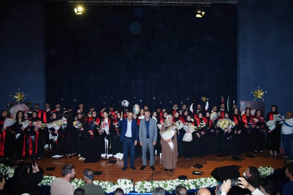 من قلب الجنوب… ثانويّة مجمّع التّحرير تحتفي بدفعة «الصّمود والأمل» برعاية النائب أشرف بيضون