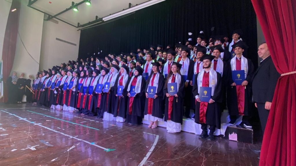 ثانويّة الشّهيد بلال فحص تحتفي بأبنائها المتخرّجين برعاية الدكتور خليل حمدان