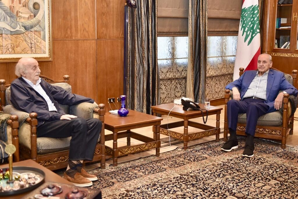 بري عرض التطورات مع جنبلاط وتسلم كتاب مذكراته “قدرٌ في هذا المشرق”