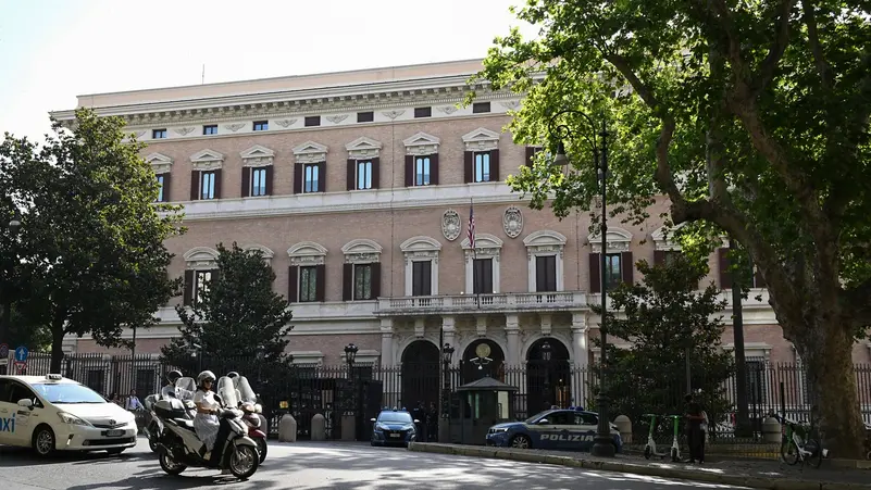 إسرائيل تنبش قبور الثمانينيات وتطالب بجثامين قيادات الطائفة اليهودية المختطفة في بيروت!