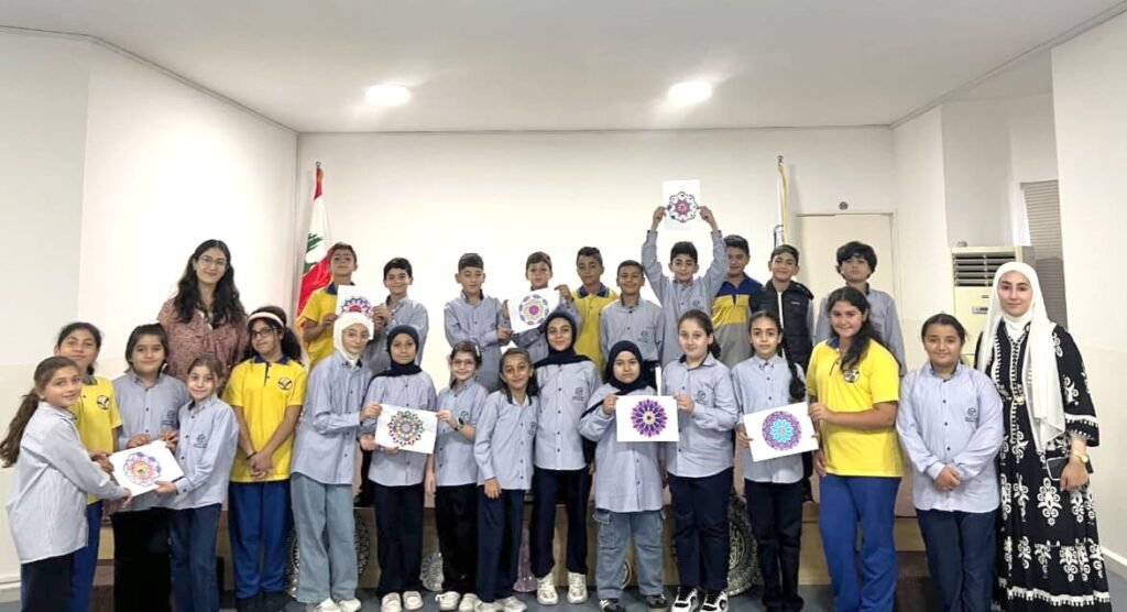 فن “المندالا ” في ثانوية السفير مع غيدا حسن: التفاصيل الصغيرة … مساحة للتّأمّل والإبداع !