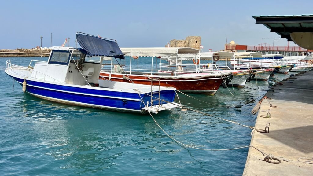بالصور : أشرعة المجد…البحر يُولد على أيدي الحرفيين … حرفة أبحرت مع الأجداد، نُعيد إليها الحياة لتبحر نحو المستقبل