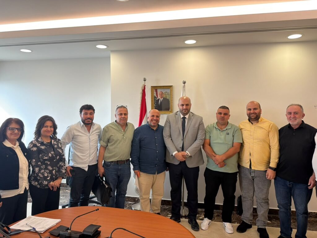 ناصر الدين يلتقي نقابة المستشفيات الحكومية: رواتب موظفي مستشفيات الجنوب مؤمّنة ومشروع لتسوية أوضاع المياومين!