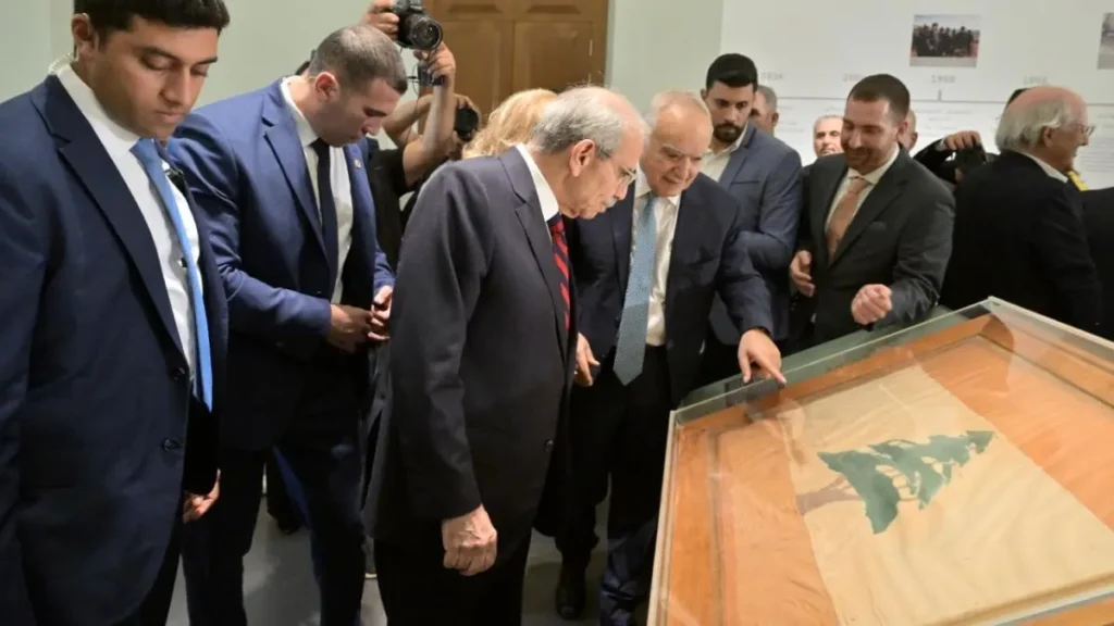 وزير الثقافة افتتح معرض “بين سطور الدستور”: على الشباب أن يثقوا بالدولة ضامنا للحقوق والحريات